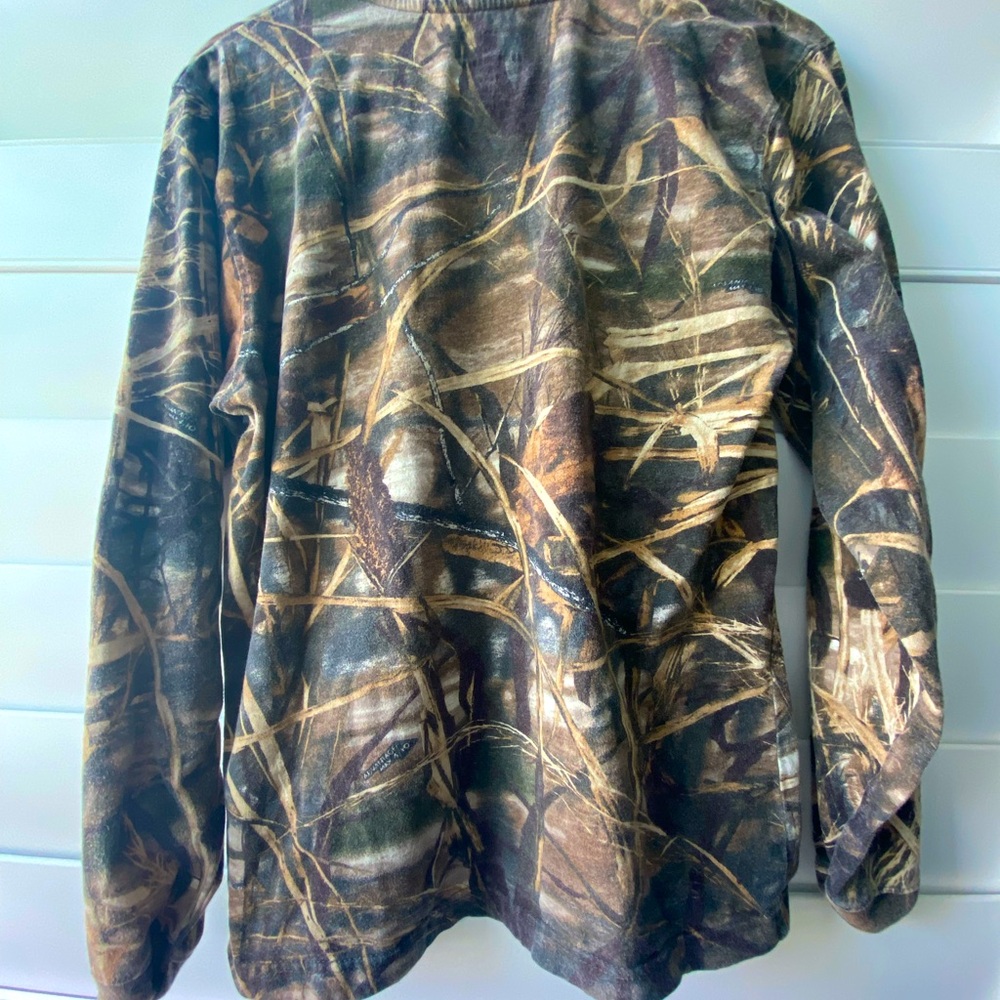 Men’s small camo t-shirt long sleeve. SZ small.